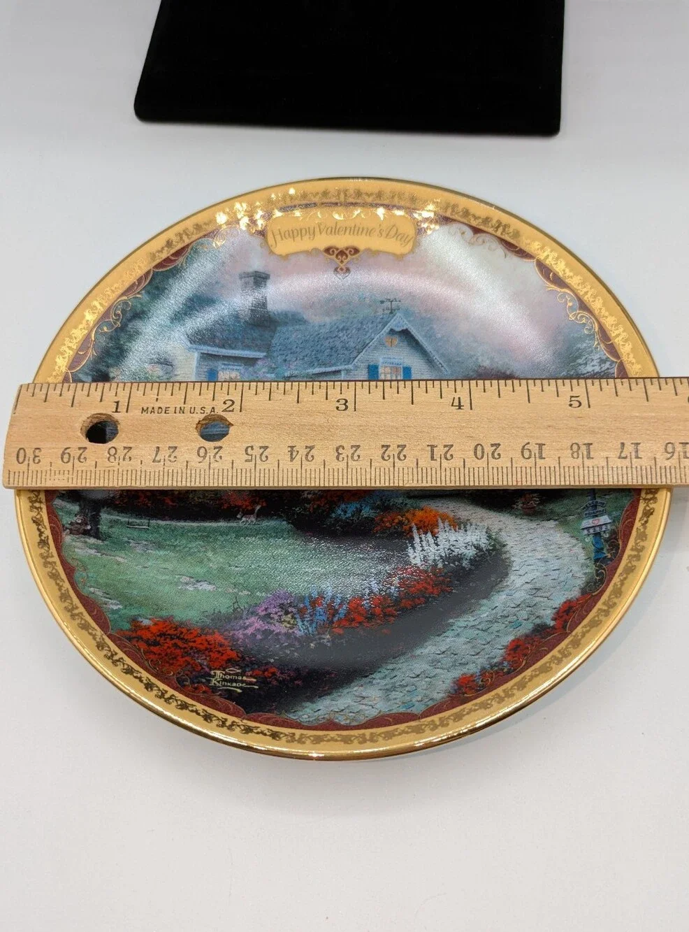 Thomas Kinkade decorative collector